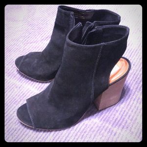 Steve Madden Tulisa wedge Sandal- Black SZ 10